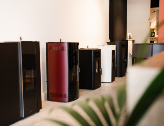 Showroom de 180 m² : exposition de poêles à granulés et foyers gaz en Vendée
