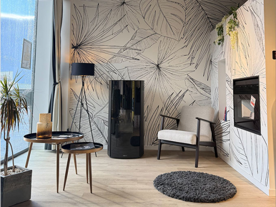 Focus sur notre large gamme de poêles à granulés exposés dans notre magasin vendéen