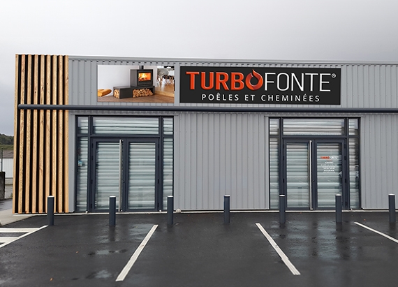 Devanture magasin Turbo Fonte poêles et cheminées PAMIERS
